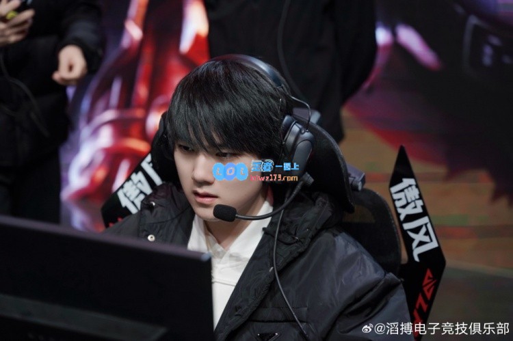 TES官方微博分享新赛季调试返图：心怀希望，迎接挑战，我们新赛季再见！