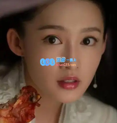 Joker犀利评论大奉打更人：庆余年李沁手持鸡腿令人眼前一亮任何妹子看似都没有感觉
