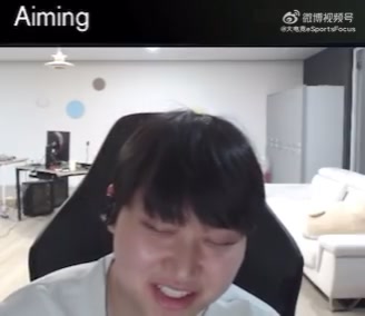 女性荷尔蒙反应强烈，我也是流露感性的一面，毛发稀少也无妨