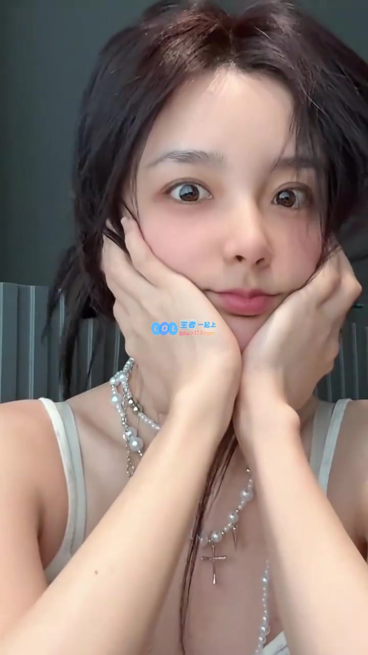 LPL美丽主播Rita发布新视频:大家下午好呀,快来看看吧!