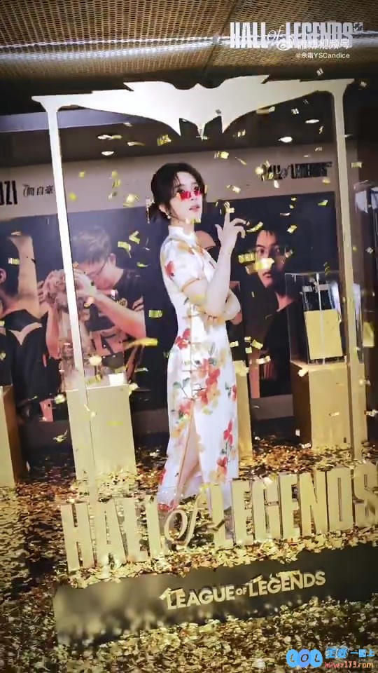 余霜分享Uzi名人堂打卡点：别忘了去格莱美慢镜头打卡哟！！