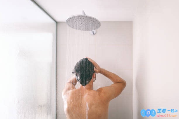 浴室是电竞选手受伤高发地?近年第四位在浴室跌倒受伤选手出现，探讨背后原因与预防措施
