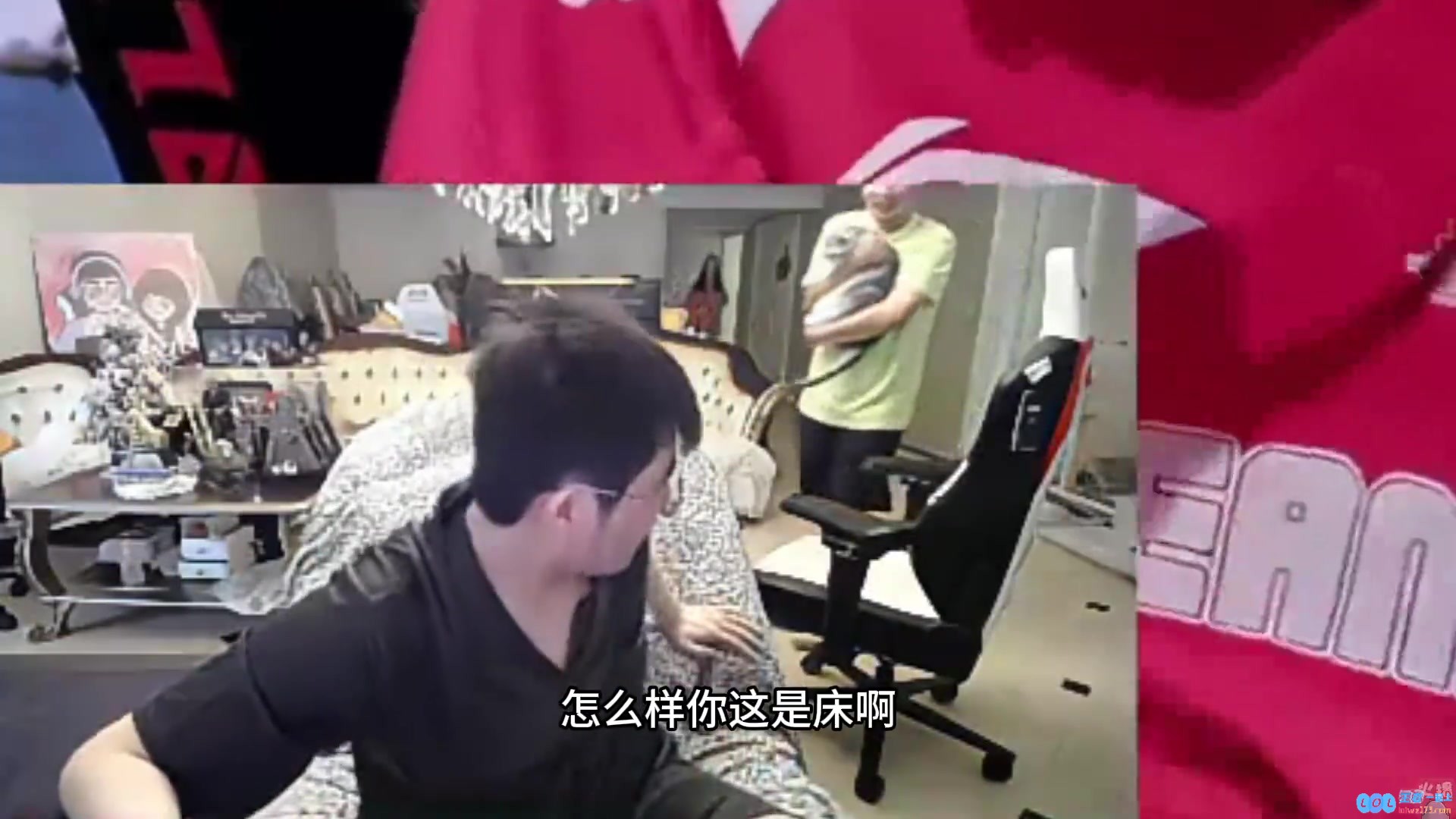 Wei被姿态贴脸问“Wei在干嘛”当场难绷：我在干嘛？我好好活着！
