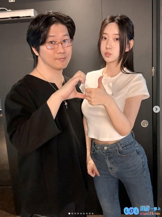 《星刃》体模申才恩晒照：很高兴能来参观ShiftUp总部，探索未来的创意与科技~