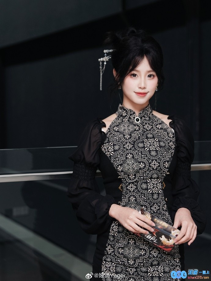 永劫无间美女主持娅鸽晒照：25年的第一份场照~满意不？