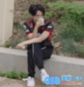 点自己呢？G2官推整活：这么强势的首局，如果被让一追三可就耻辱了