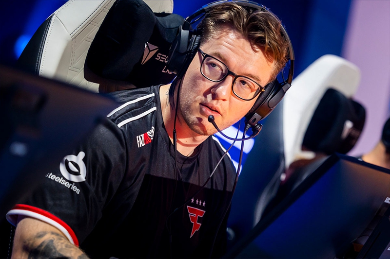 外媒：​为了未来，FaZe是时候告别过去了