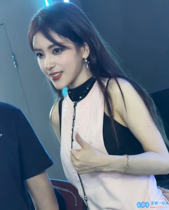 美美的塔子姐！解说Rita晒照：请忽略我融化了的侧影，分享心路历程与自我风采