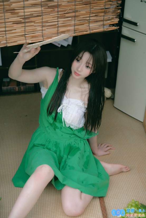 主持阿芙晒美照：24岁啦?～谢谢你们又陪了我一年?祝大家都幸幸福福❤️