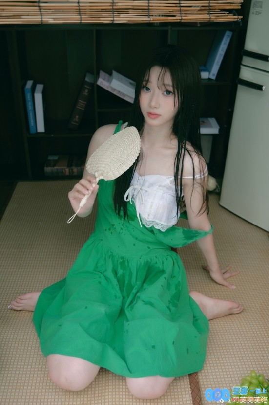 主持阿芙晒美照：24岁啦?～谢谢你们又陪了我一年?祝大家都幸幸福福❤️
