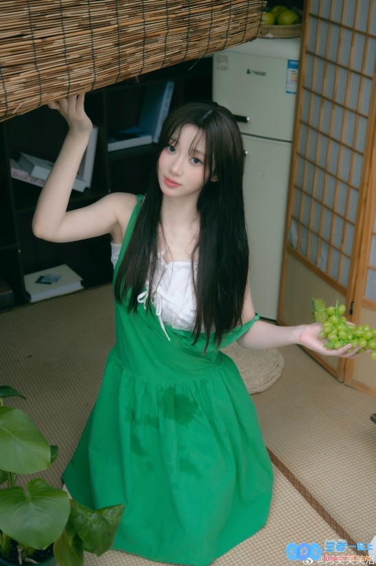 主持阿芙晒美照：24岁啦?～谢谢你们又陪了我一年?祝大家都幸幸福福❤️