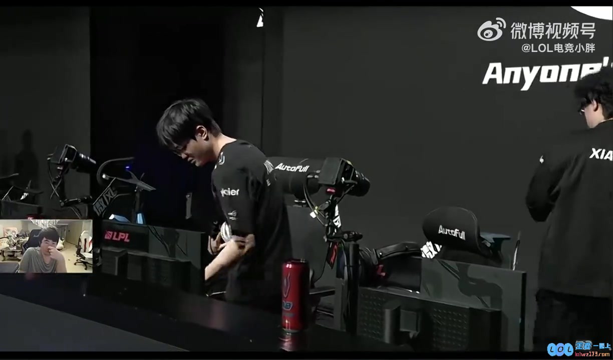 姿态：咪醒回不回归跟Scout状态没关系啊现在是Scout也在发疯