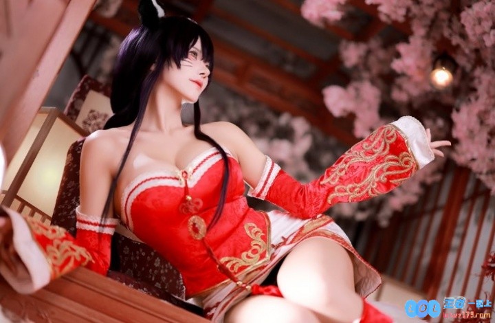 李总看了狠狠点赞！Faker美女粉丝晒活动返图：温泉阿狸！数值的魅力！