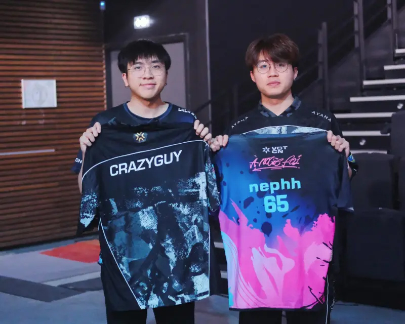 BLG晒nephh和crazyguy交换队服：队长和他的老队长