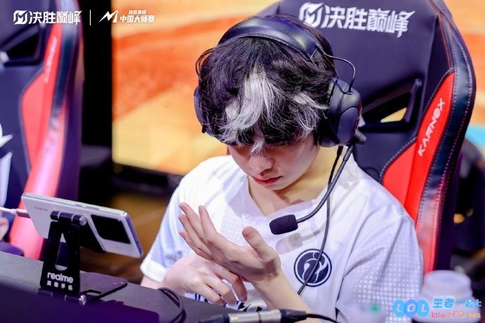 IG发布决胜巅峰选手赛后返图:感谢大家的支持,我们巅峰再会!