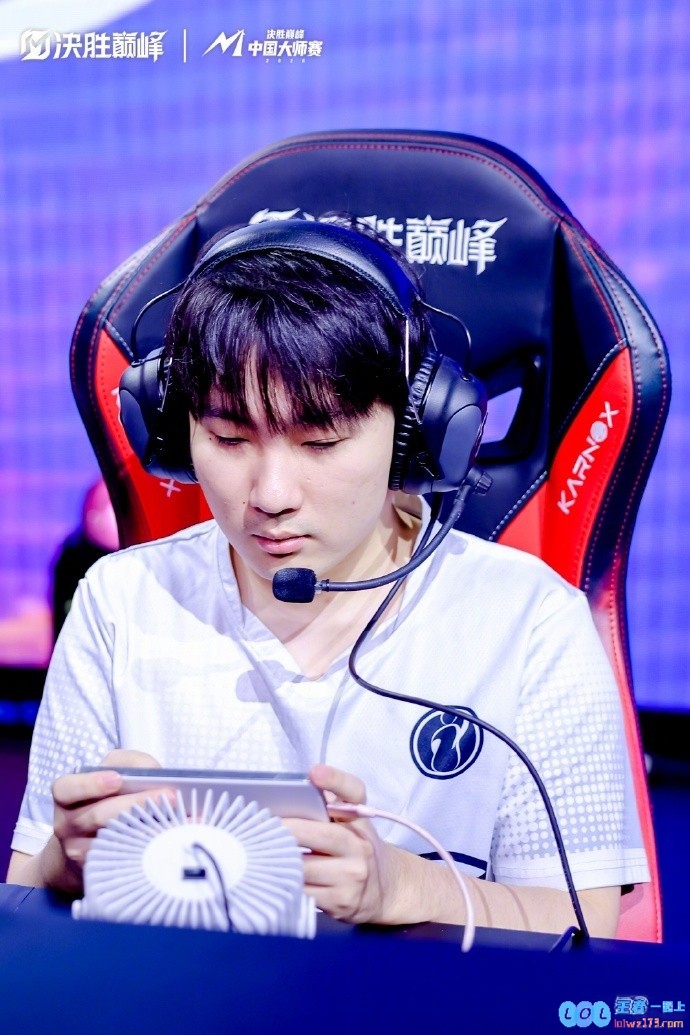 IG发布决胜巅峰选手赛后返图:感谢大家的支持,我们巅峰再会!