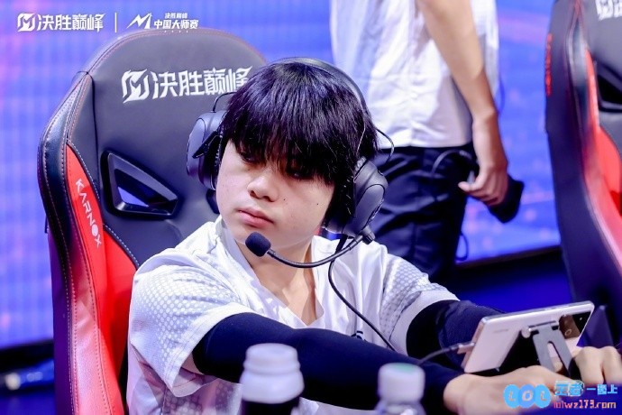 IG发布决胜巅峰选手赛后返图:感谢大家的支持,我们巅峰再会!