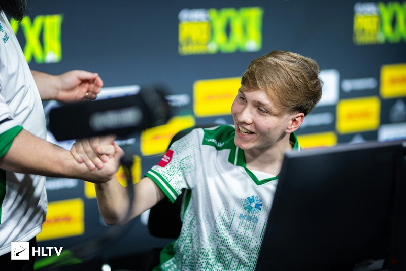 m0NESY:想走出低迷,只能不断训练