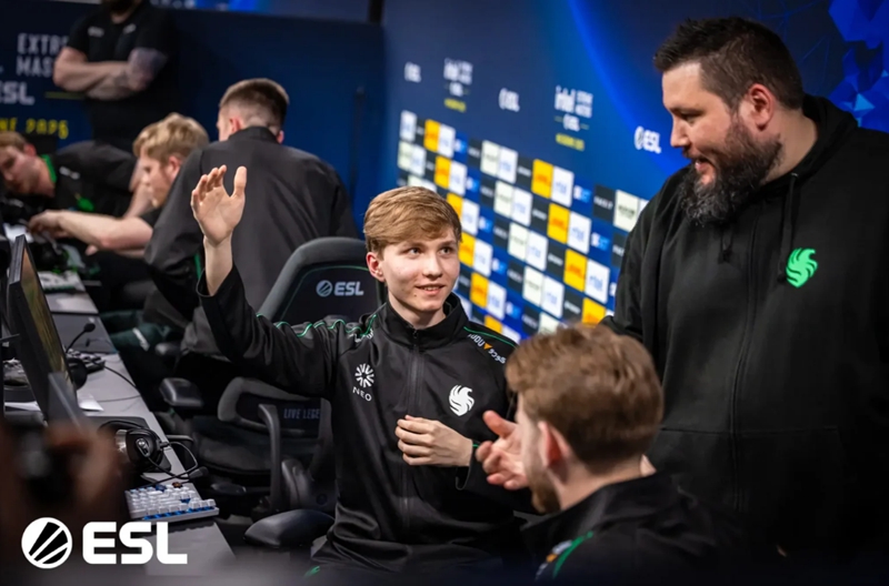 hally与分析师隔空对战，双方孰对孰错？