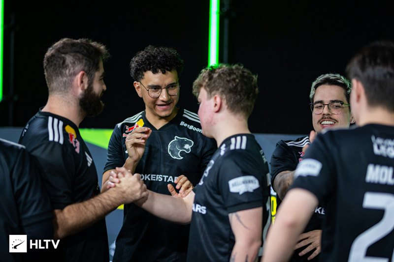 YEKINDAR：图一不小心开了鼠标加速，让二追三才是宝贵财富