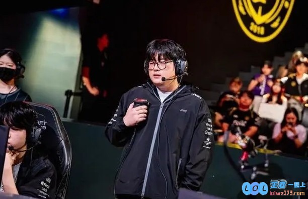 韩媒:Ryu执教能力获业界公认,是转会期竞争最激烈的主教练