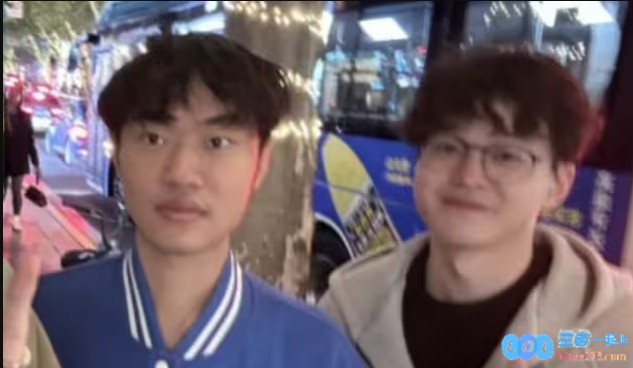 爆料人:豆瓣说的左手续约BLG为假消息Tian和Xun应该都进池子,电竞圈的谎言与真相交织。