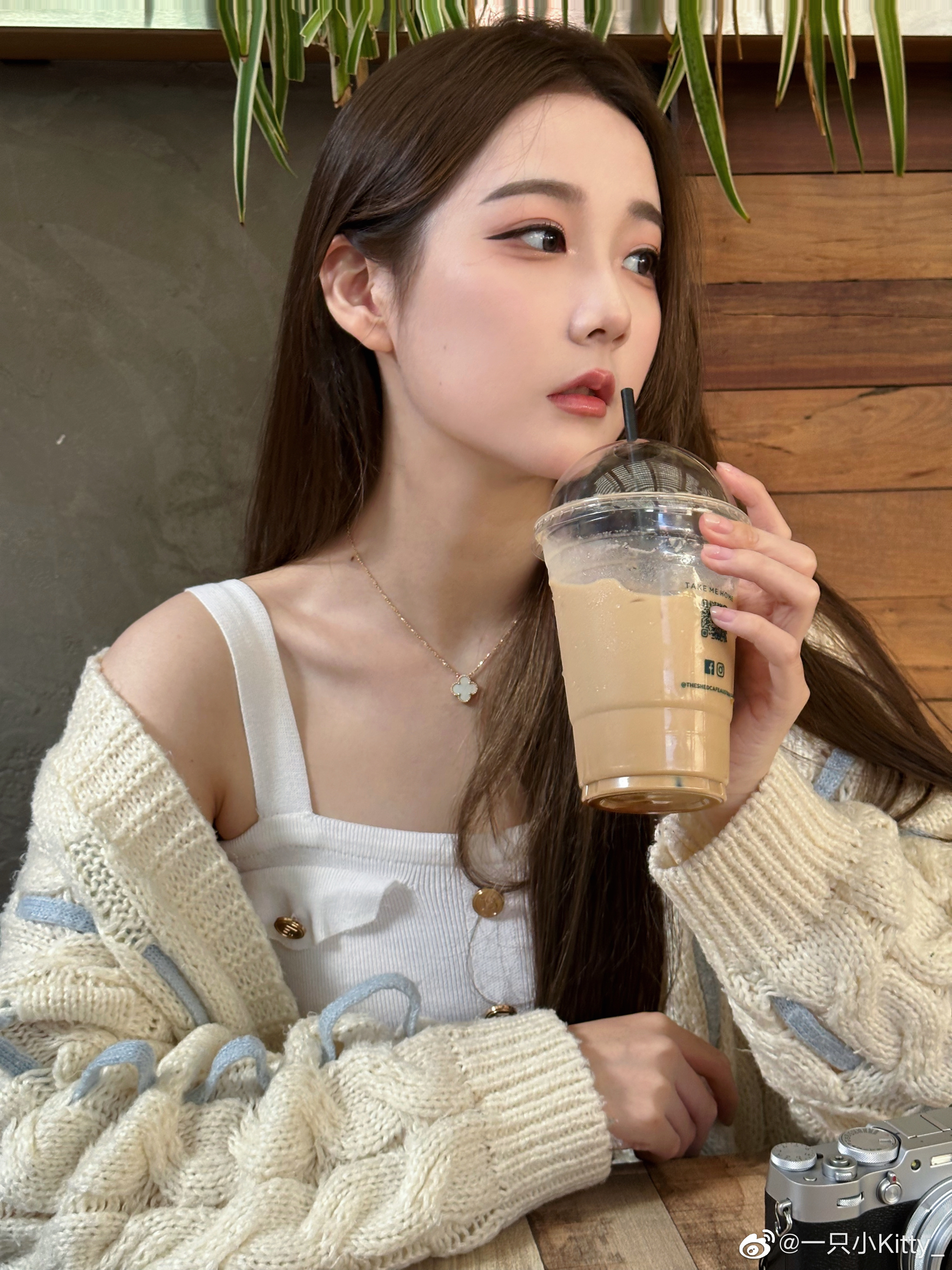 LPL英文流女解说Kitty来上海参加LPL十周年啦！ -  - LOL英雄联盟视频解说