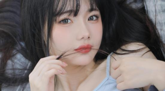 А√天堂网WWW最新版资源：适合在深夜观看