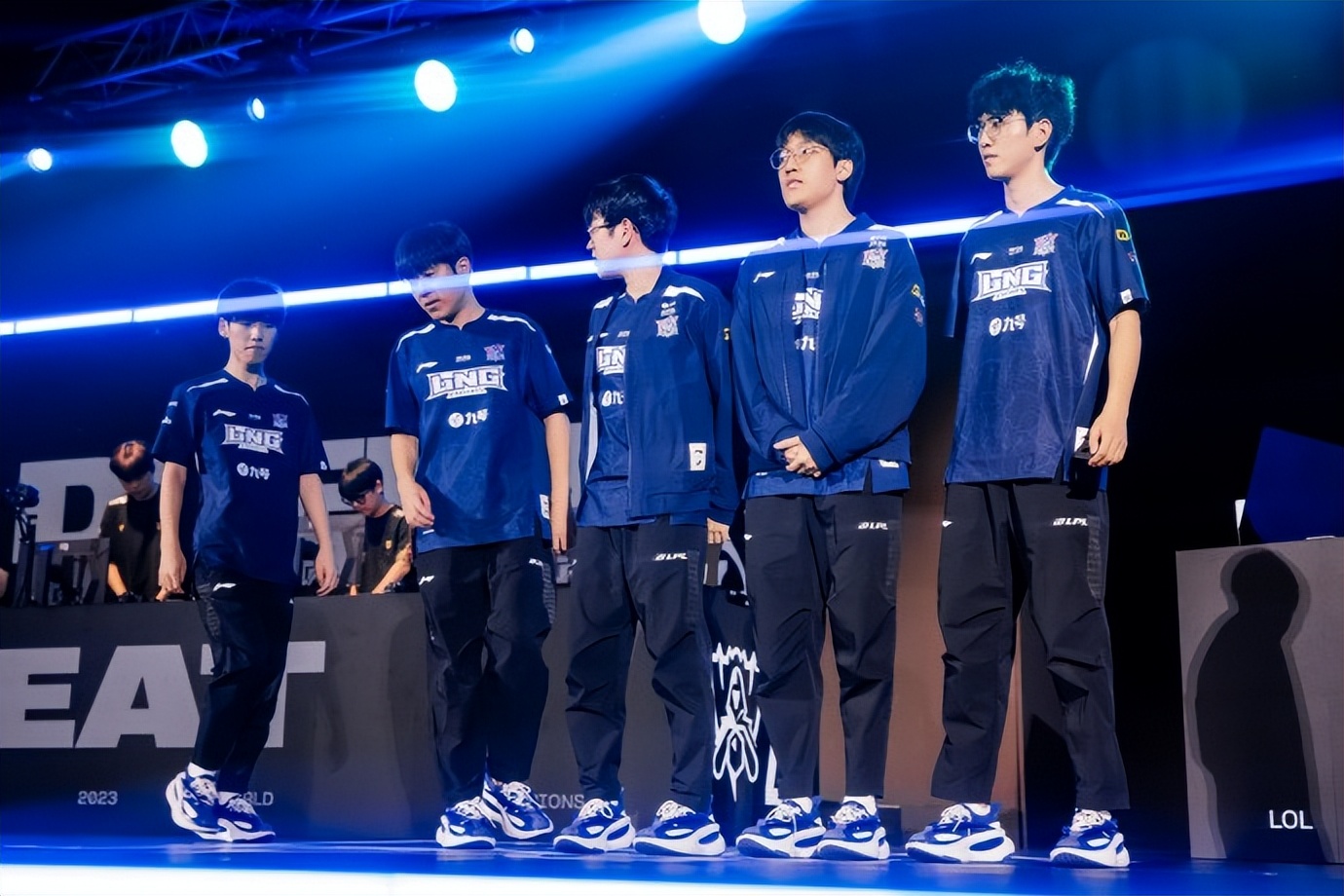 被LNG放弃的打野登顶韩服！新赛季强如代练降，如今却没队要？
