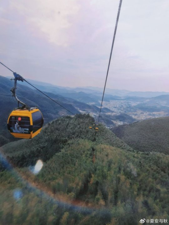 夏安分享征服武功山旅游照 与余霜同行_
英雄联盟专区
