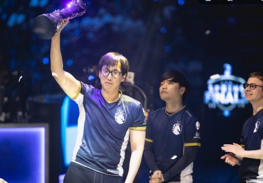 TL致敬传奇选手Doublelift 感谢你为我们做的一切_赛事直通车