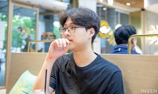 Smeb：说到加入LPL 其实我很早就决定加入KT