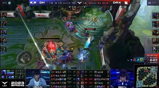 Deft超神卢锡安一追四击杀岩雀 DK 2-0击败DRX