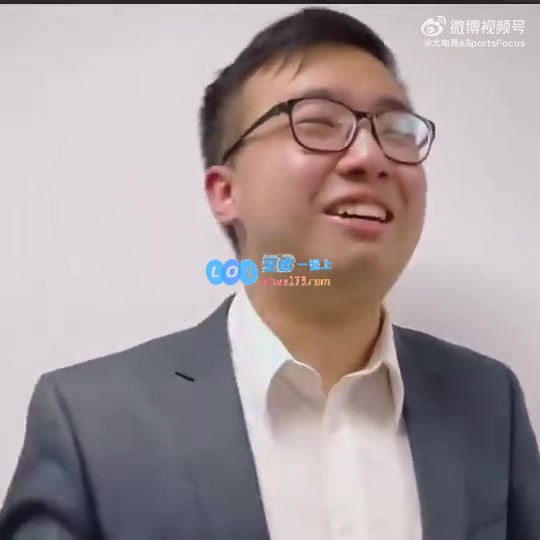 赛场瞬间：PSG晋级后 PCS解说直接当场激动落泪~