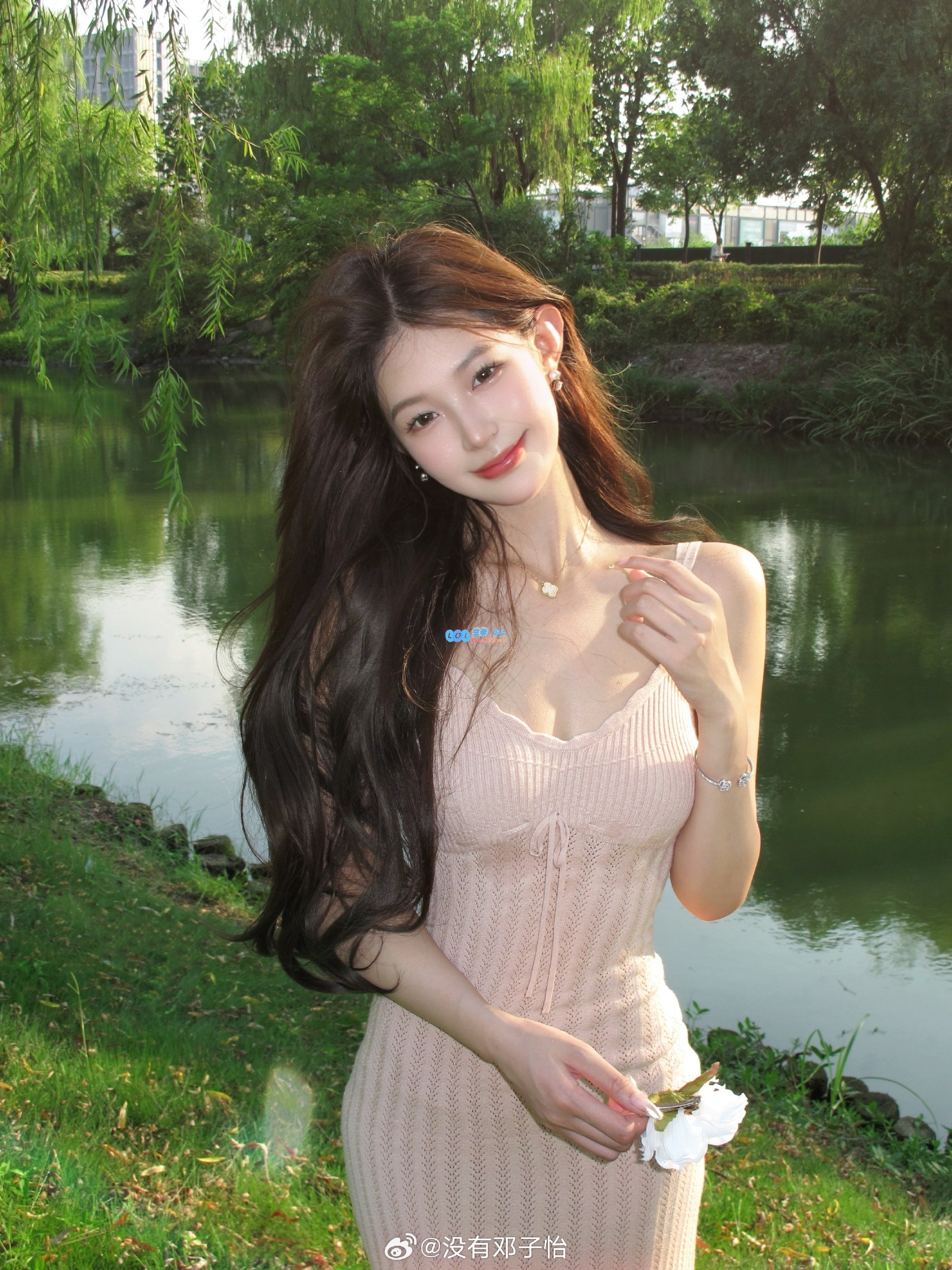 吃这么好啊?Meiko曝出恋情：女方朋友圈主动官宣！知名微博颜值博主！