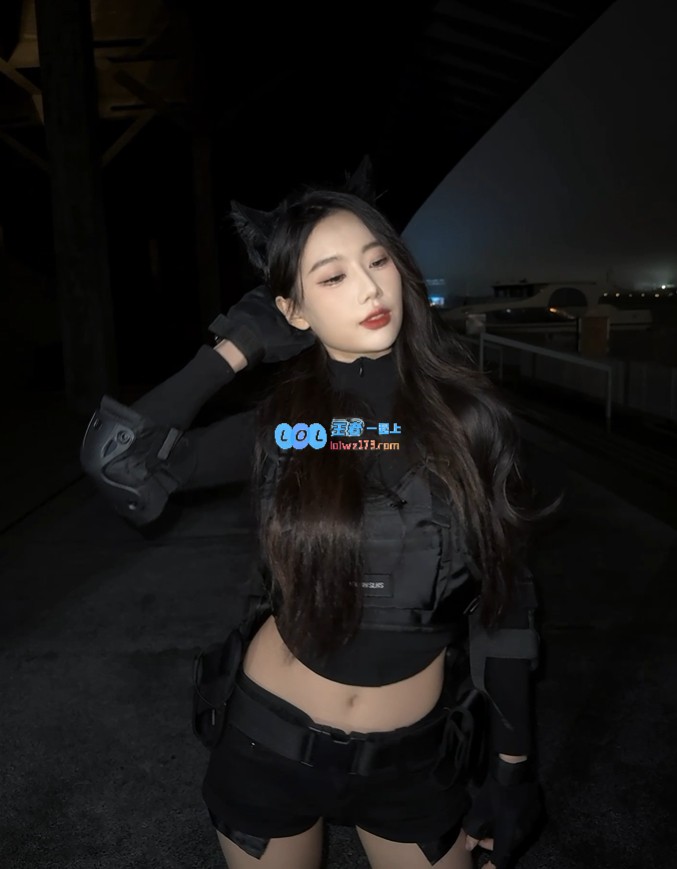永劫无间的美丽主播陈鱼分享惊艳照片：展现帅气与性感的完美结合~