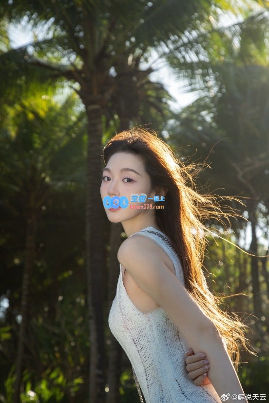 重温夏日海滩：天云晒照带来无尽休闲感，感受海风的惬意