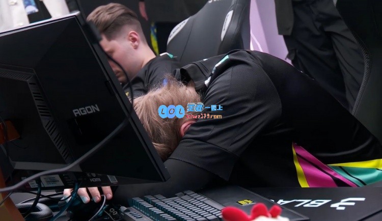 🎮NertZ疯狂四枪助力Heroic逆袭晋级，Navi瑞士轮2_3遗憾出局无缘八强