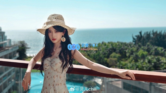 轻松假日心情！KPL女主持灵儿分享日常近照并透露感冒症状，今日将首次尝试唱歌表演
