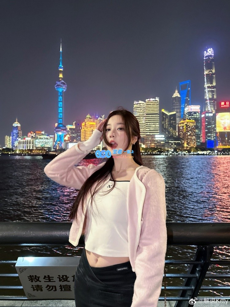 和Kitty一起欣赏美丽夜景照片，快来分享这份风景之美吧💖