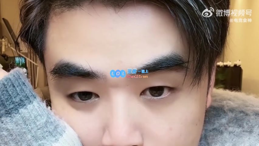 朱开：Gala与Meiko的组合在对线阶段表现不佳，可能不太适合线上配合