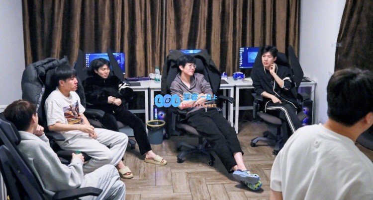 iG战队在韩服排位赛最新表现：Rookie与Jiejie荣登千分王者，GALA却仅为钻石一？