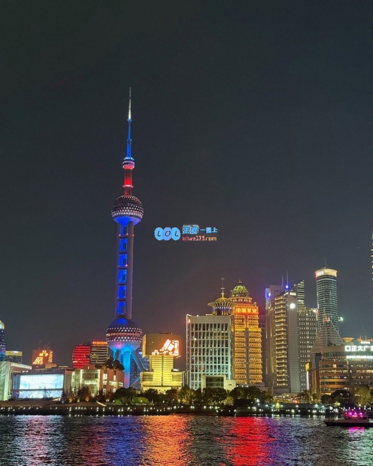 LCK主持尹秀彬分享上海美丽夜景：“梦中南柯💐”的感慨