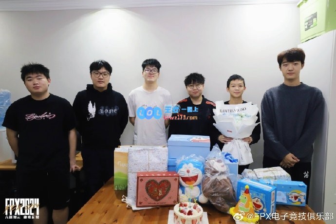 FPX祝福sheer生日快乐：期待文杰在小凤凰新团队中继续努力奋斗