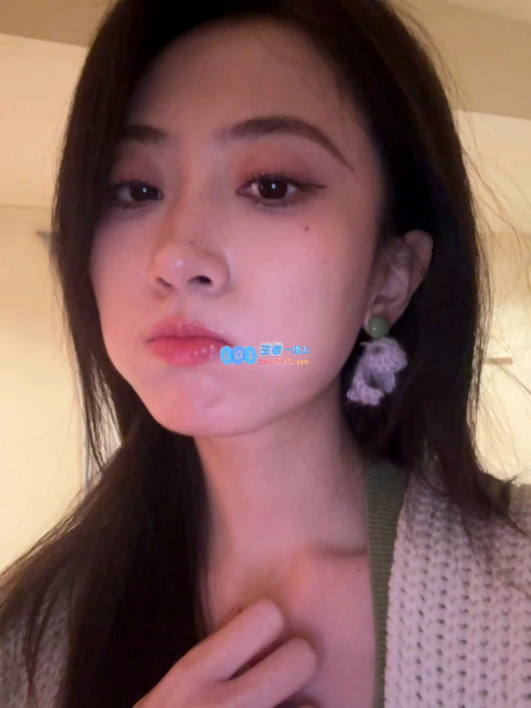 无畏契约主持人唯嘉晒出新照：宅女重返阳光生活的首日感受与尝试