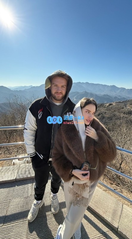 地地道道~Niko夫妇晒游玩长城在还在北京吃了正宗北京烤鸭