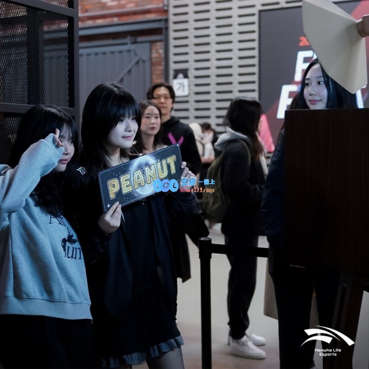 HLE分享与粉丝见面会现场精彩回顾：HLE与粉丝们惊人的互动化学反应?