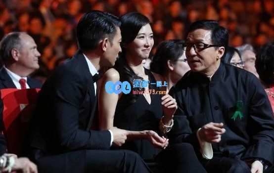 权志龙分享与成龙派对趣事：被告诫不要放荡，转身却发现美女环绕！
