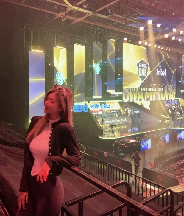 魅力无穷的DOTA女玩家年度精华：前凹后翘玩刀塔的她们真是太迷人了