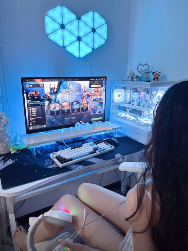 魅力无穷的DOTA女玩家年度精华：前凹后翘玩刀塔的她们真是太迷人了